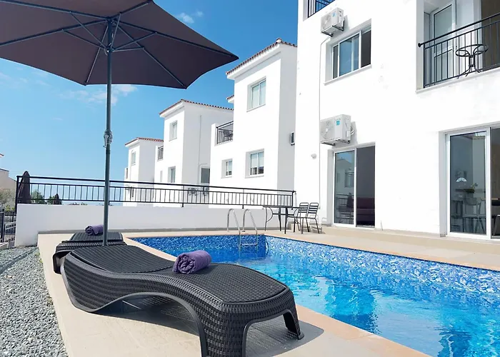White Mountain Pool Villas